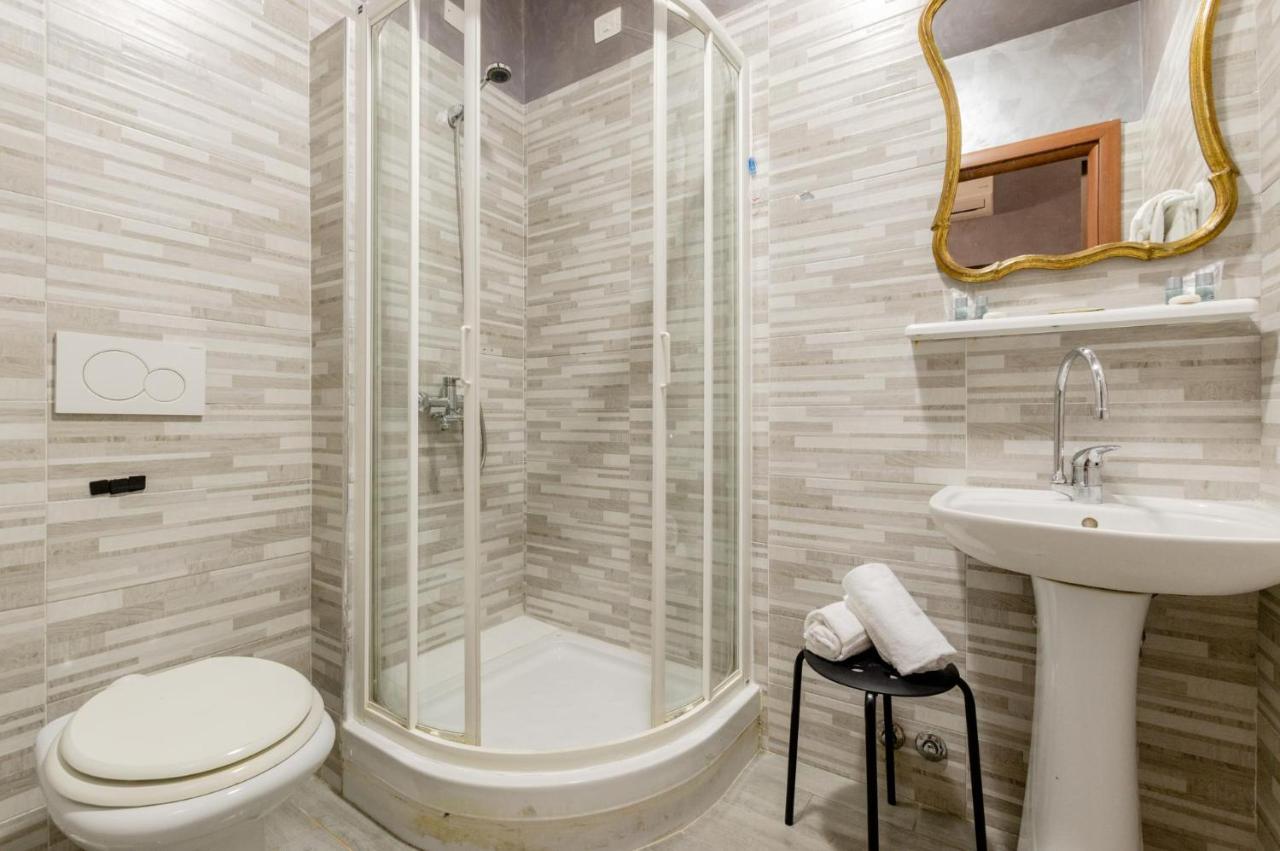 4-bdr Among Colosseum&termini 10-people Appartement Rome
